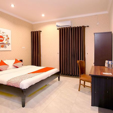 Oyo 347 Bayang Brothers Guest House Maguwo Exterior foto