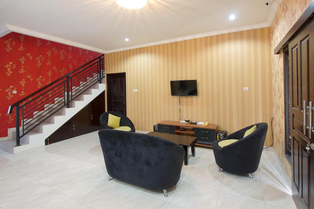 Oyo 347 Bayang Brothers Guest House Maguwo Exterior foto
