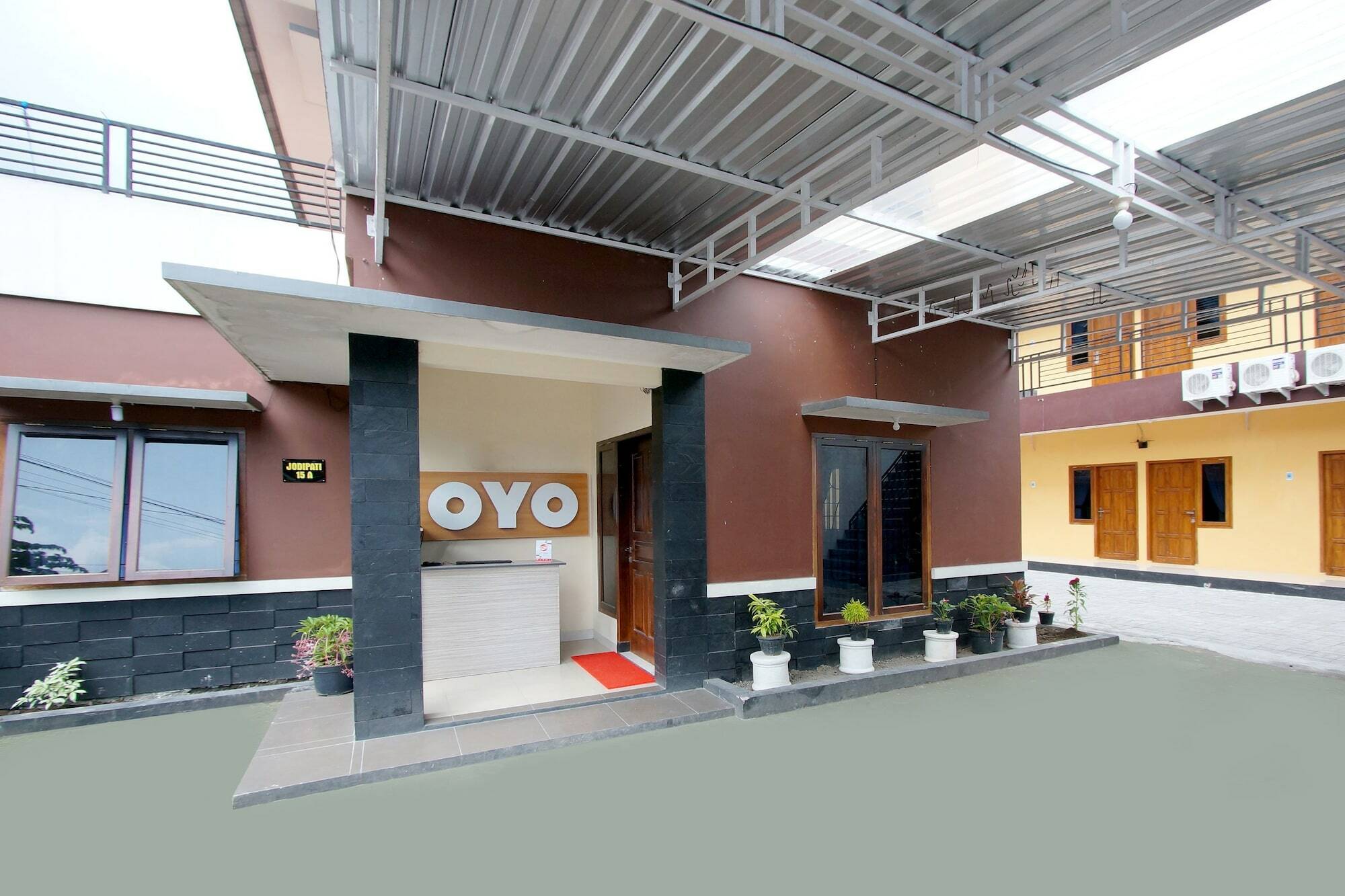 Oyo 347 Bayang Brothers Guest House Maguwo Exterior foto
